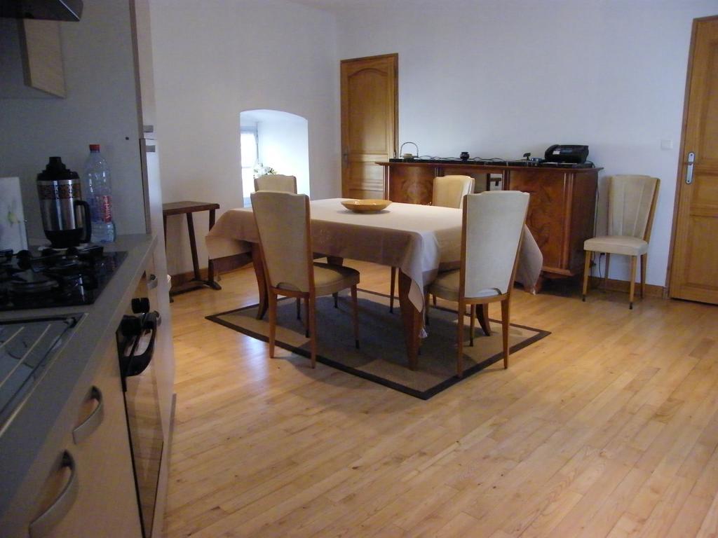 La Loge Du Chateau Saint-Dier-dʼAuvergne Zewnętrze zdjęcie