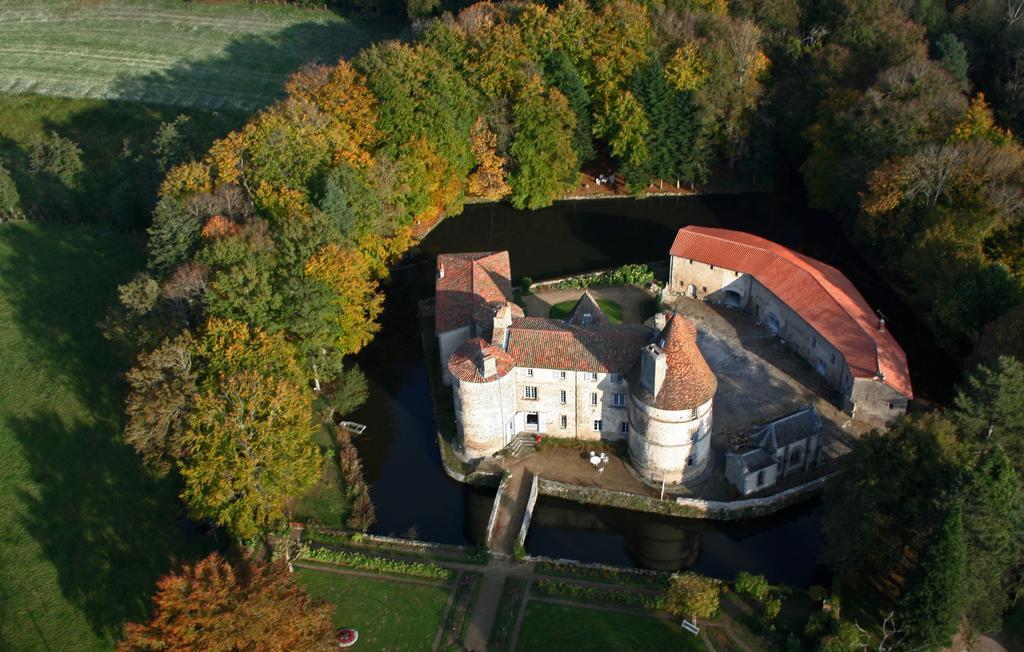 La Loge Du Chateau Saint-Dier-dʼAuvergne Zewnętrze zdjęcie